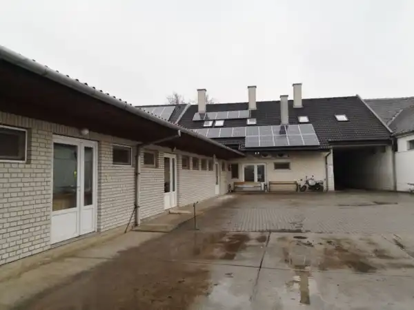 Eladó ipari ingatlan, Békés 600 m² 370 M Ft