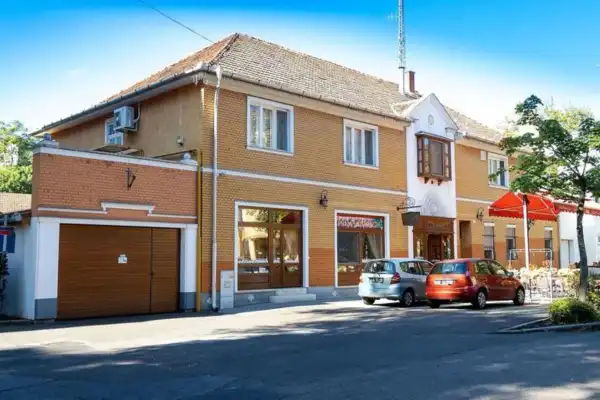 Eladó vendéglátás, Békéscsaba 1000 m² 195 M Ft